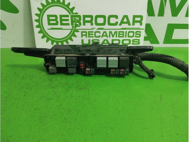 Recambio de caja reles / fusibles para kia carnival 2.9 crdi cat referencia OEM IAM 0KFA67740  