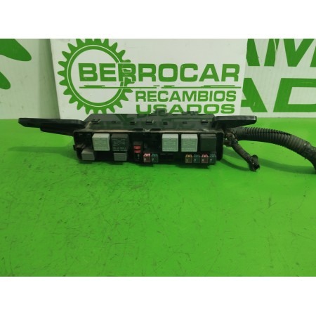Recambio de caja reles / fusibles para kia carnival 2.9 crdi cat referencia OEM IAM 0KFA67740  