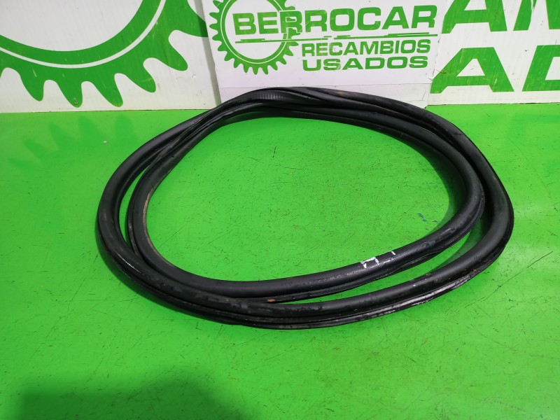 Recambio de goma contorno para volkswagen t-roc (d11) basis referencia OEM IAM 2GA867913B  