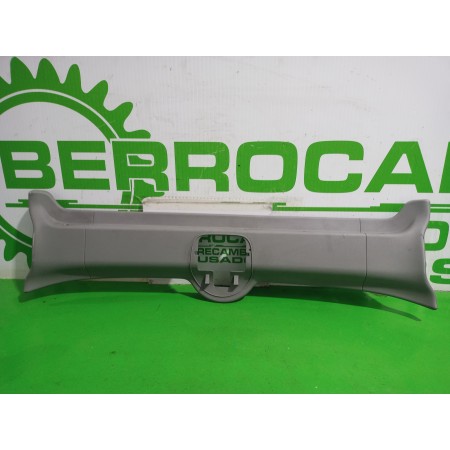 Recambio de moldura para renault kangoo (f/kc0) expression referencia OEM IAM 82000110782  