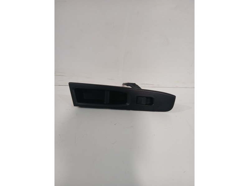 Recambio de mando elevalunas delantero derecho para toyota yaris active referencia OEM IAM 742310D690  