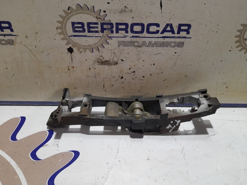 Recambio de soporte maneta para mercedes-benz clase c (w203) berlina 2.2 cdi cat referencia OEM IAM 2037600134  