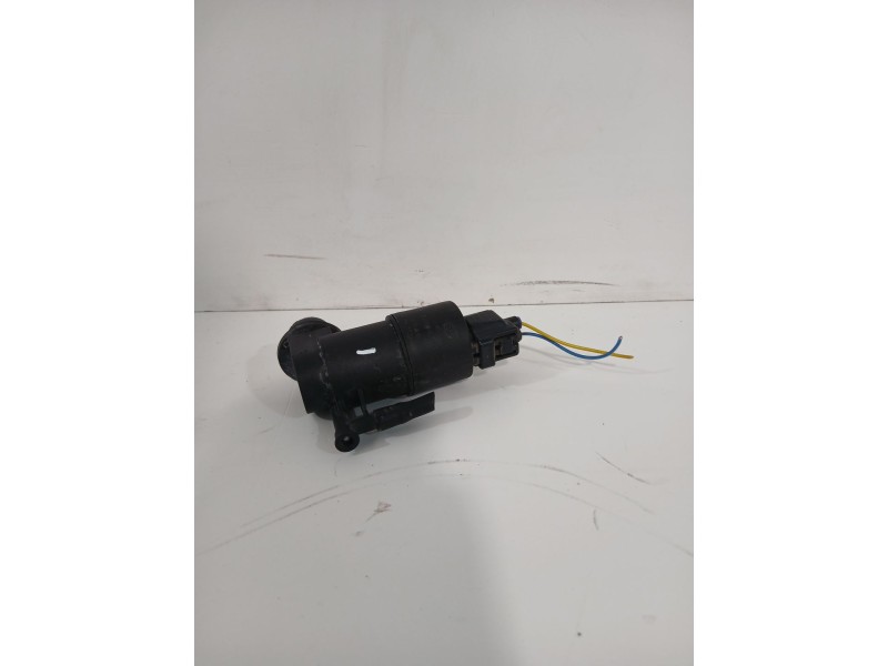 Recambio de bomba limpia para toyota yaris active referencia OEM IAM 85330OF021  