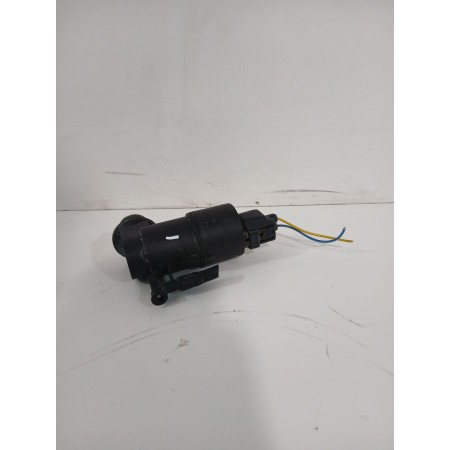 Recambio de bomba limpia para toyota yaris active referencia OEM IAM 85330OF021  