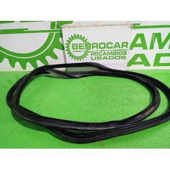 Recambio de goma contorno para volkswagen t-roc (d11) basis referencia OEM IAM 2GA827705B  