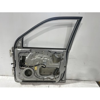 Recambio de puerta delantera derecha para kia carnival ii 2.9 crdi lx referencia OEM IAM K54A58020B  