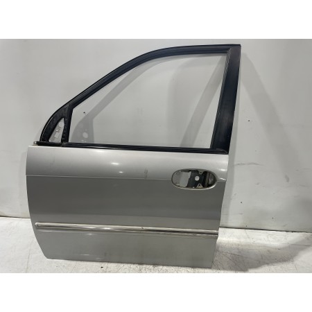 Recambio de puerta delantera izquierda para kia carnival ii 2.9 crdi lx referencia OEM IAM K54A59020B  