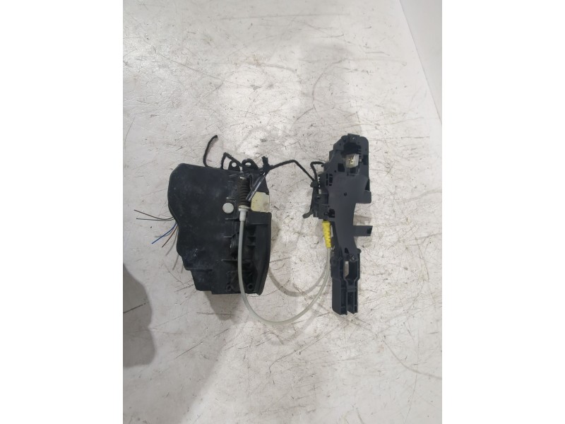 Recambio de cerradura puerta delantera derecha para bmw 1 (e87) 120 d referencia OEM IAM 51247840617  