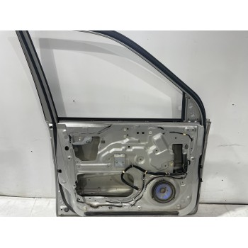 Recambio de puerta delantera izquierda para kia carnival ii 2.9 crdi lx referencia OEM IAM K54A59020B  