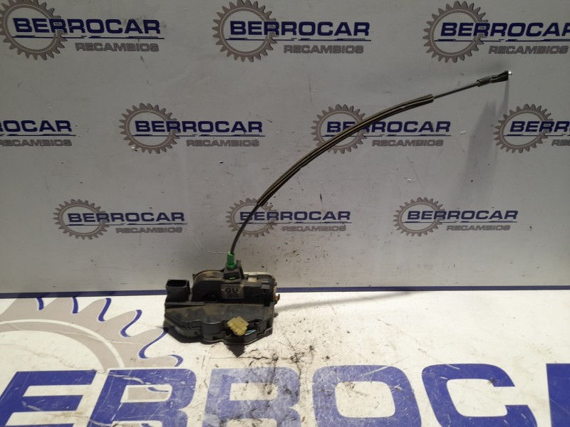 Recambio de cerradura puerta trasera derecha para opel insignia berlina 2.0 16v cdti referencia OEM IAM 13503808  