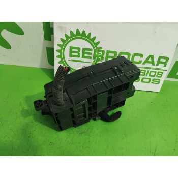 Recambio de caja reles / fusibles para kia carnival 2.9 crdi cat referencia OEM IAM 919504D050  