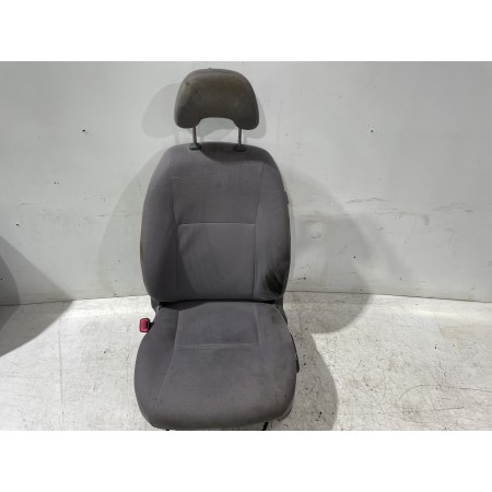 Recambio de asiento delantero izquierdo para toyota prius (nhw20) basis referencia OEM IAM 7120047260B0  