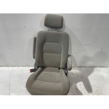Recambio de asientos trasero izquierdo para kia carnival ii 2.9 crdi lx referencia OEM IAM K54K57300MCQ1  