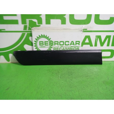 Recambio de moldura para renault kangoo (f/kc0) expression referencia OEM IAM 8200077557  