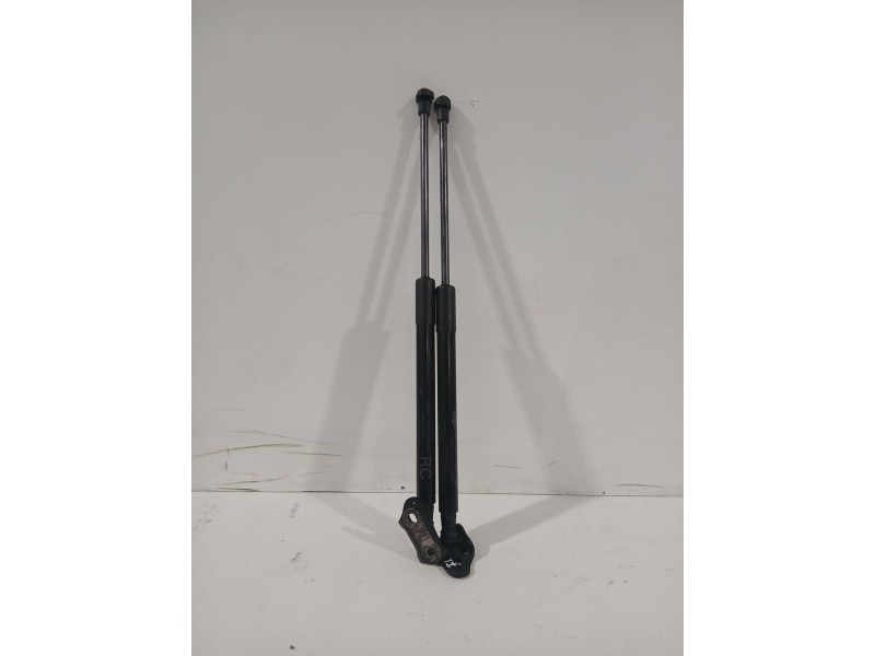 Recambio de amortiguadores maletero / porton para toyota yaris active referencia OEM IAM 689600D170  