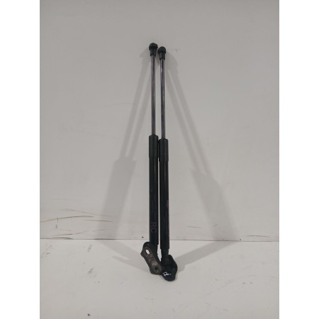 Recambio de amortiguadores maletero / porton para toyota yaris active referencia OEM IAM 689600D170  