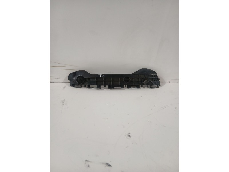 Recambio de soporte paragolpe trasero para toyota yaris active referencia OEM IAM 525760D450  