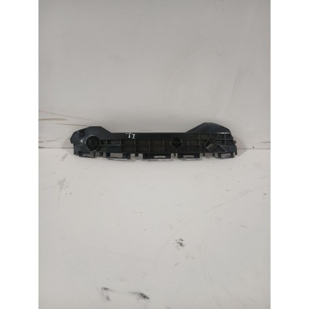 Recambio de soporte paragolpe trasero para toyota yaris active referencia OEM IAM 525760D450  