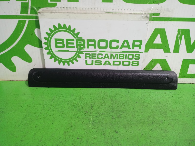 Recambio de moldura para renault kangoo (f/kc0) expression referencia OEM IAM 8200299763  