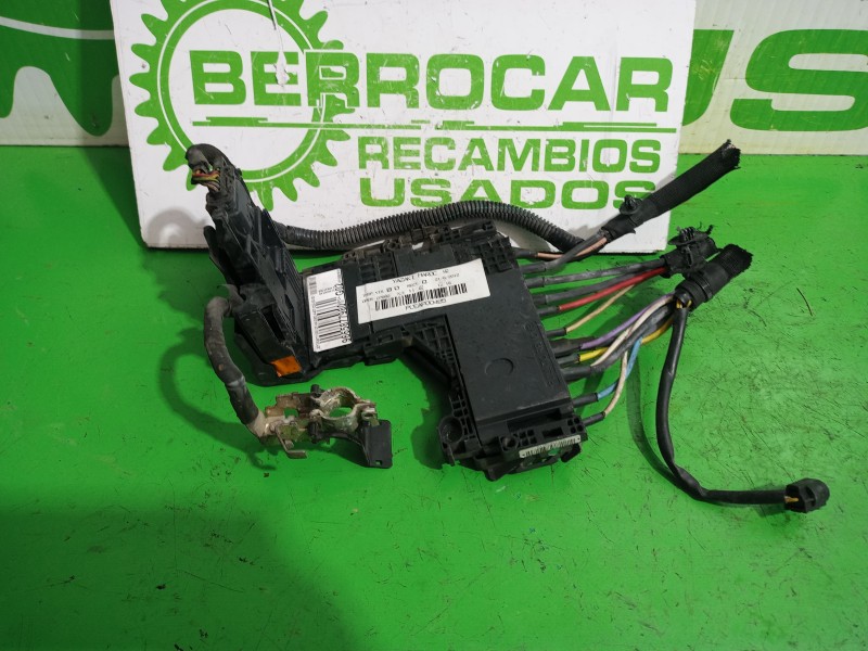 Recambio de caja reles / fusibles para peugeot 508 active referencia OEM IAM 9665877980  