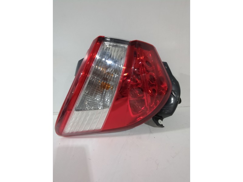 Recambio de piloto trasero izquierdo para toyota yaris active referencia OEM IAM D2030D205  