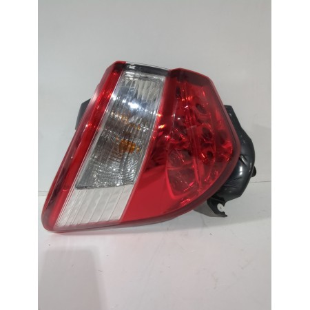 Recambio de piloto trasero izquierdo para toyota yaris active referencia OEM IAM D2030D205  