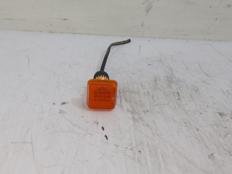 Recambio de piloto lateral izquierdo para ford sierra berlina brillant referencia OEM IAM 87BG13K309AA  