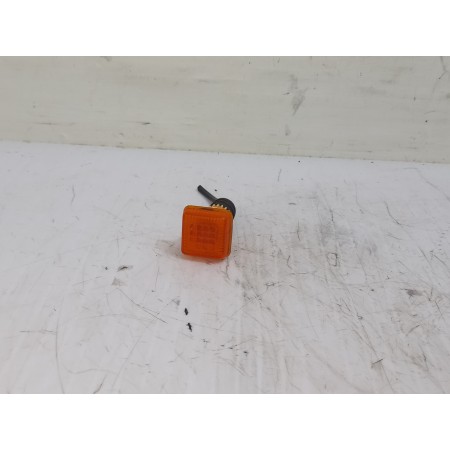 Recambio de piloto lateral derecho para ford sierra berlina brillant referencia OEM IAM 87BG13K309AA  