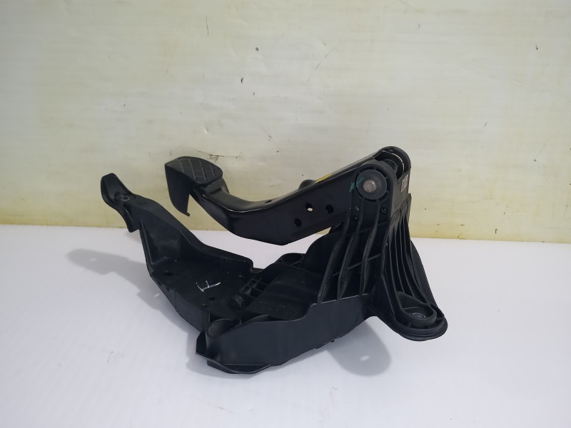 Recambio de pedal freno para volkswagen polo (6c1) a-polo referencia OEM IAM 6C1721058D  