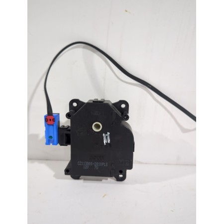 Recambio de motor apertura trampillas para toyota yaris active referencia OEM IAM CZ113800  