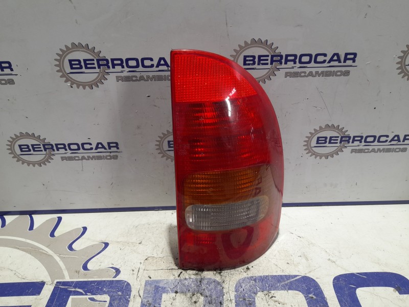 Recambio de piloto trasero derecho para opel corsa b referencia OEM IAM E95039  