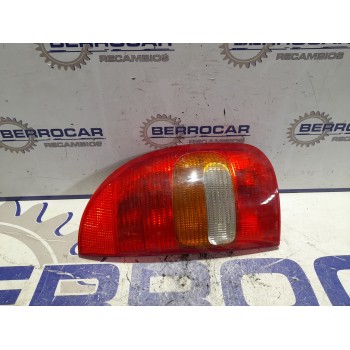 Recambio de piloto trasero derecho para opel corsa b referencia OEM IAM E95039  