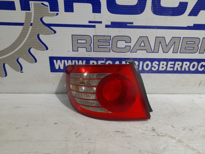 Recambio de piloto trasero izquierdo para hyundai elantra (xd) 2.0 crdi cat referencia OEM IAM 924012D710  