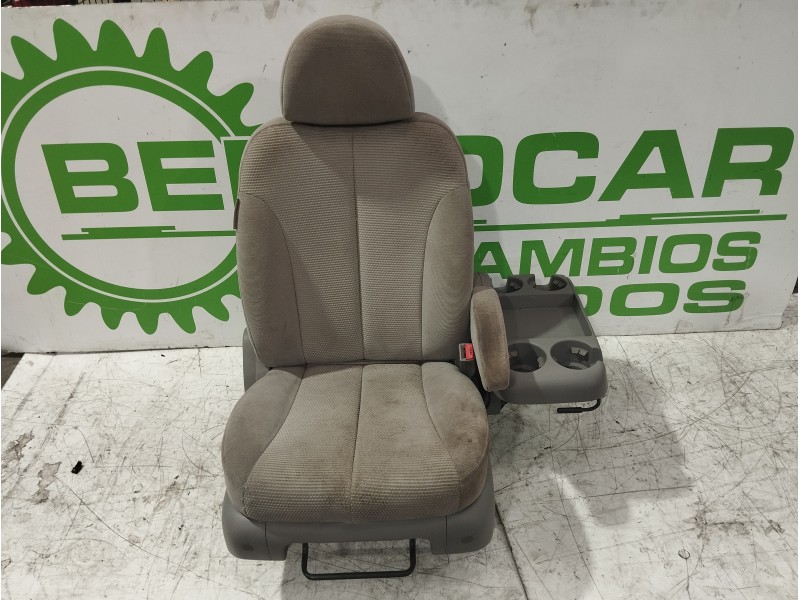 Recambio de asiento delantero derecho para kia carnival 2.9 crdi cat referencia OEM IAM 2193299  