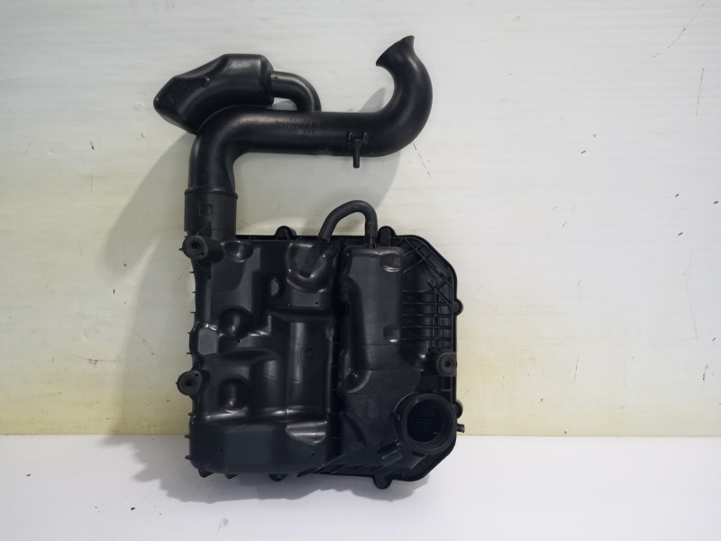 Recambio de caja filtro aire para volkswagen polo (6c1) a-polo referencia OEM IAM 04C129620C  