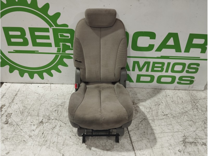 Recambio de asientos trasero izquierdo para kia carnival 2.9 crdi cat referencia OEM IAM 4915669  