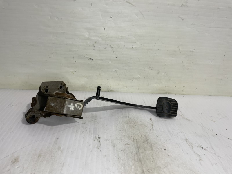 Recambio de pedal embrague para nissan micra (k12e) acenta referencia OEM IAM 46503AX710  