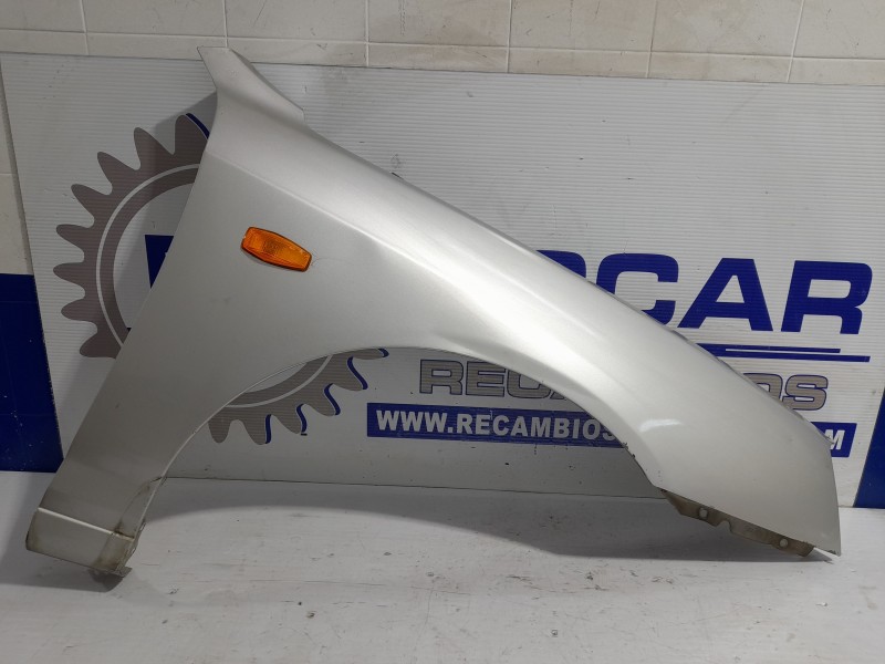 Recambio de aleta delantera derecha para hyundai elantra (xd) 2.0 crdi cat referencia OEM IAM 663202D011  