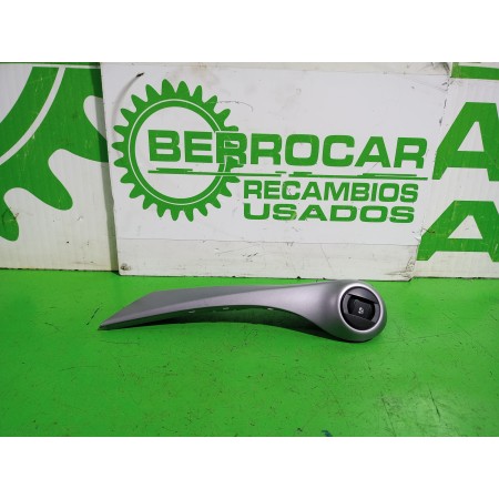 Recambio de mando elevalunas delantero derecho para renault megane ii coupe/cabrio confort authentique referencia OEM IAM 820029