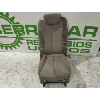 Recambio de asiento trasero medio para kia carnival 2.9 crdi cat referencia OEM IAM 4701674  