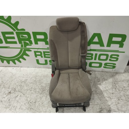 Recambio de asiento trasero medio para kia carnival 2.9 crdi cat referencia OEM IAM 4701674  