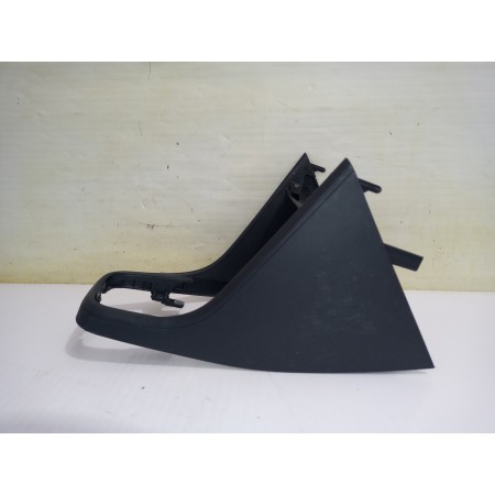 Recambio de moldura para volkswagen polo (6c1) a-polo referencia OEM IAM 6R1863680D82V  