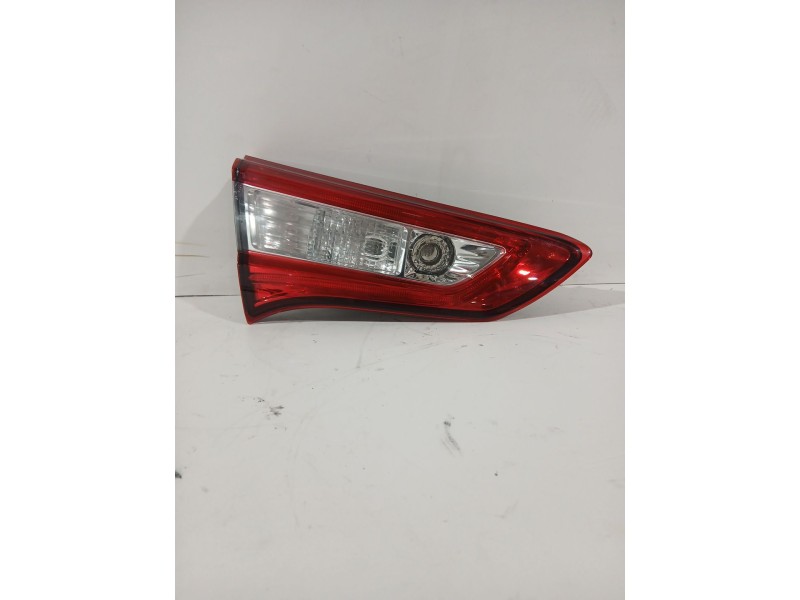 Recambio de piloto trasero izquierdo interior para toyota yaris active referencia OEM IAM 815910D620  