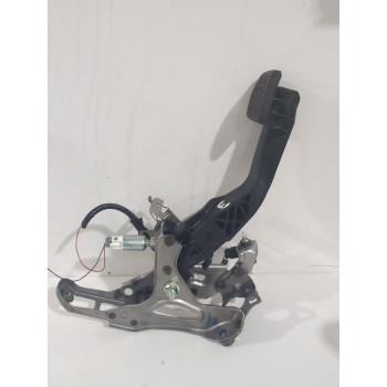 Recambio de pedal embrague para toyota yaris active referencia OEM IAM 313110D110  