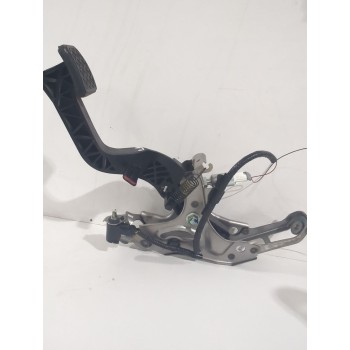 Recambio de pedal embrague para toyota yaris active referencia OEM IAM 313110D110  