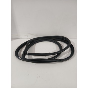 Recambio de goma contorno para toyota yaris active referencia OEM IAM 623120D380  