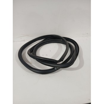 Recambio de goma contorno para toyota yaris active referencia OEM IAM 623120D380  