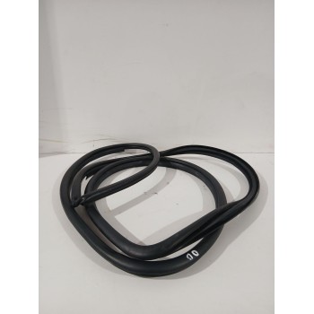 Recambio de goma contorno para toyota yaris active referencia OEM IAM 623120D380  