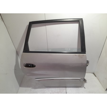 Recambio de puerta trasera derecha para kia carens 2.0 turbodiesel cat referencia OEM IAM 0K2JA-72020  