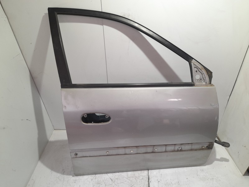 Recambio de puerta delantera derecha para kia carens 2.0 turbodiesel cat referencia OEM IAM 0K2JA-58020  